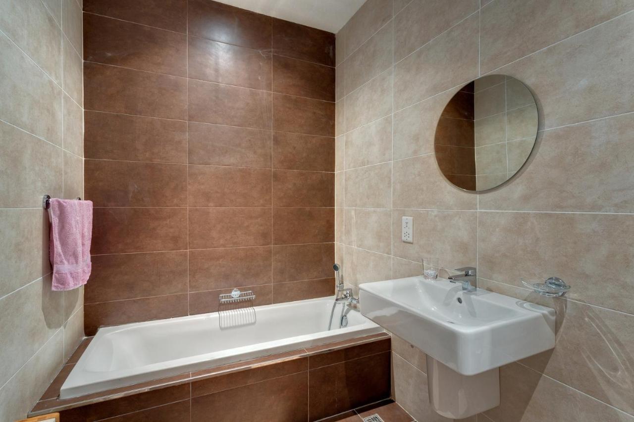 Modern In The Location, Perfect For Families 公寓 *